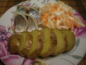 Печеный картофель в мундире на ужин