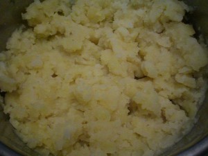 картофельное пюре размять