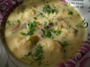 вкусный сырный суп с грибами и цветной капустой