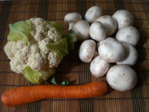 цветная капуста, грибы, морковь для супа